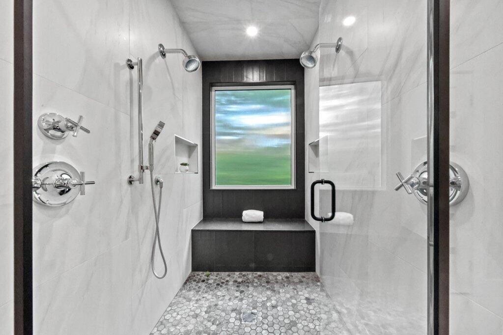 SAILFISH POINT - Residential