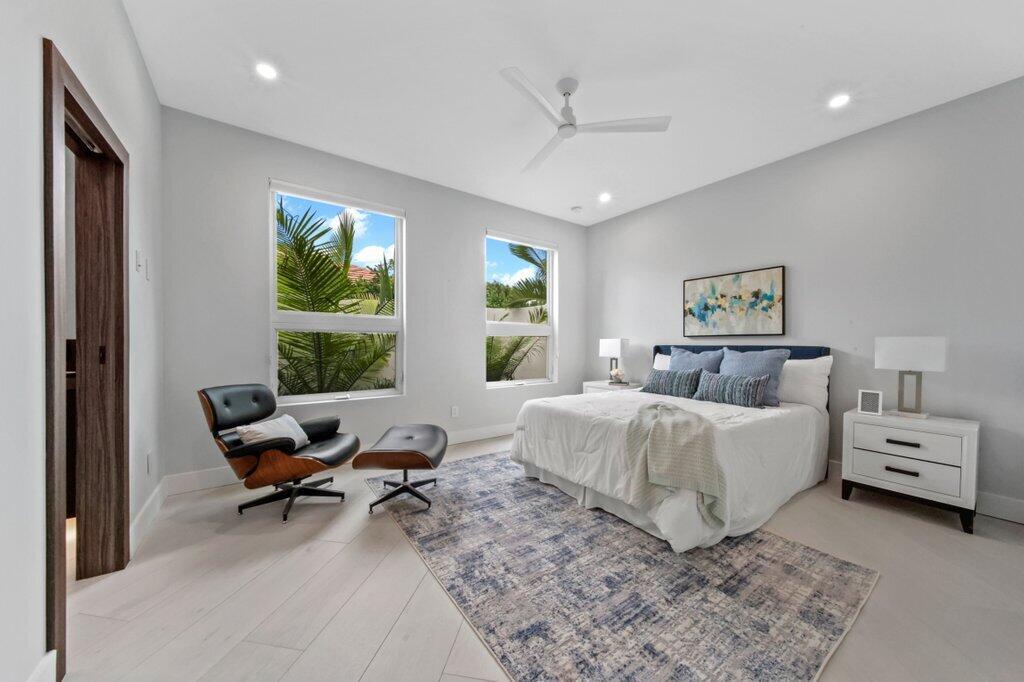 SAILFISH POINT - Residential