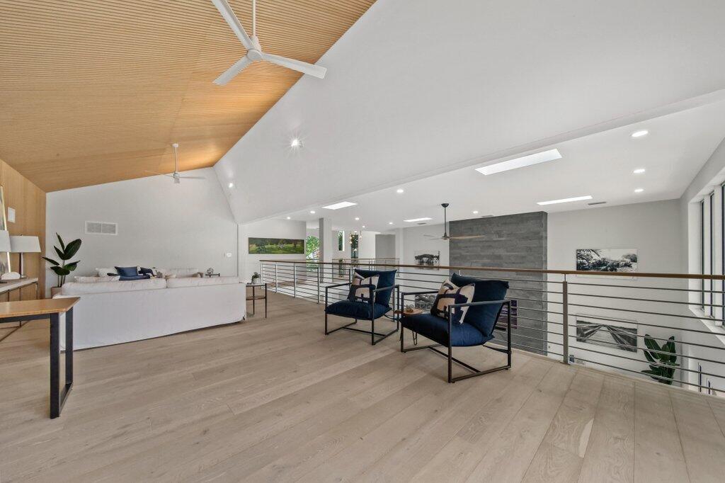 SAILFISH POINT - Residential