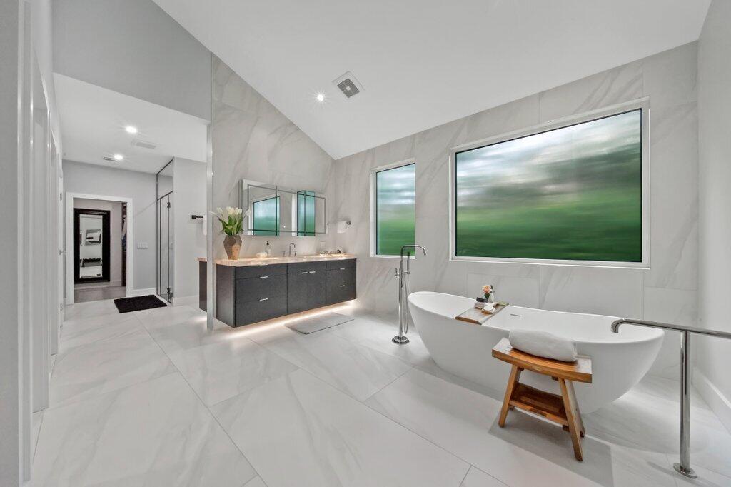 SAILFISH POINT - Residential