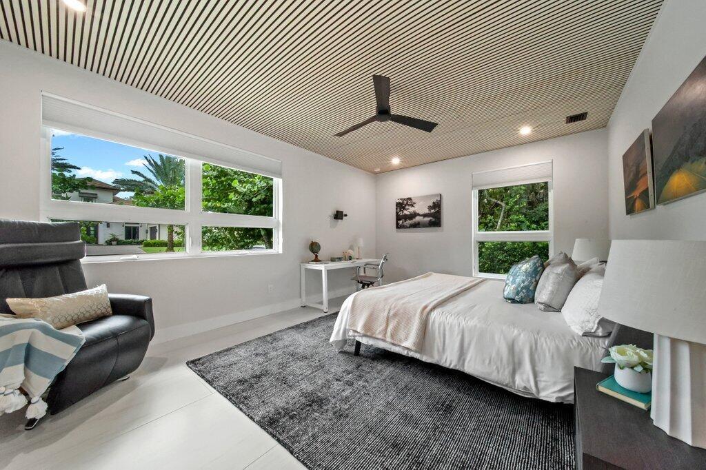SAILFISH POINT - Residential