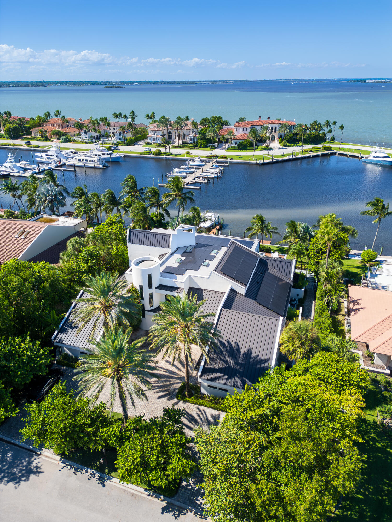 SAILFISH POINT - Residential