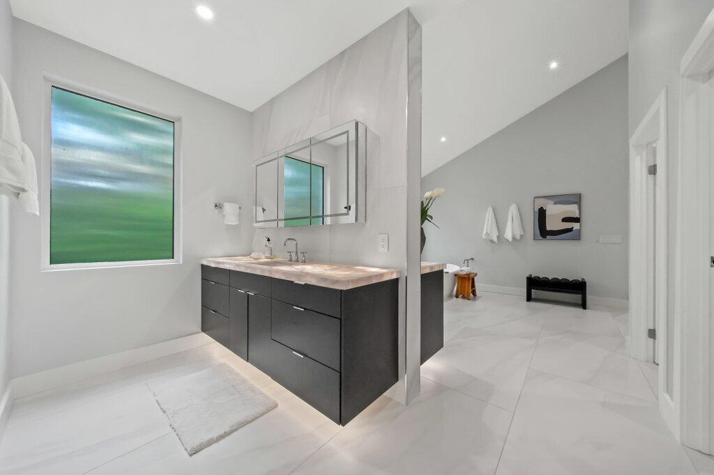 SAILFISH POINT - Residential