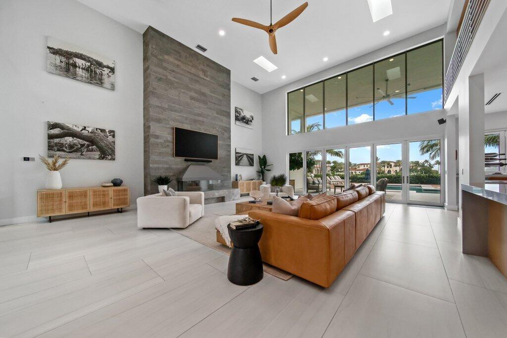 SAILFISH POINT - Residential