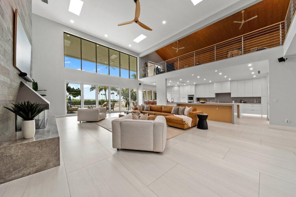 SAILFISH POINT - Residential