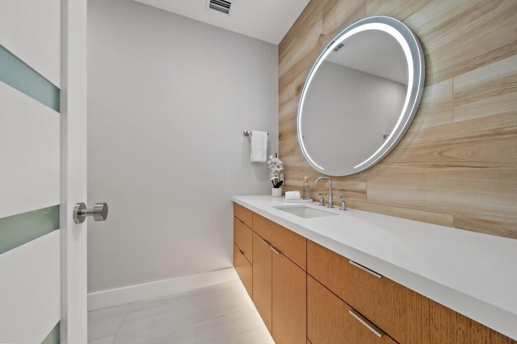 SAILFISH POINT - Residential