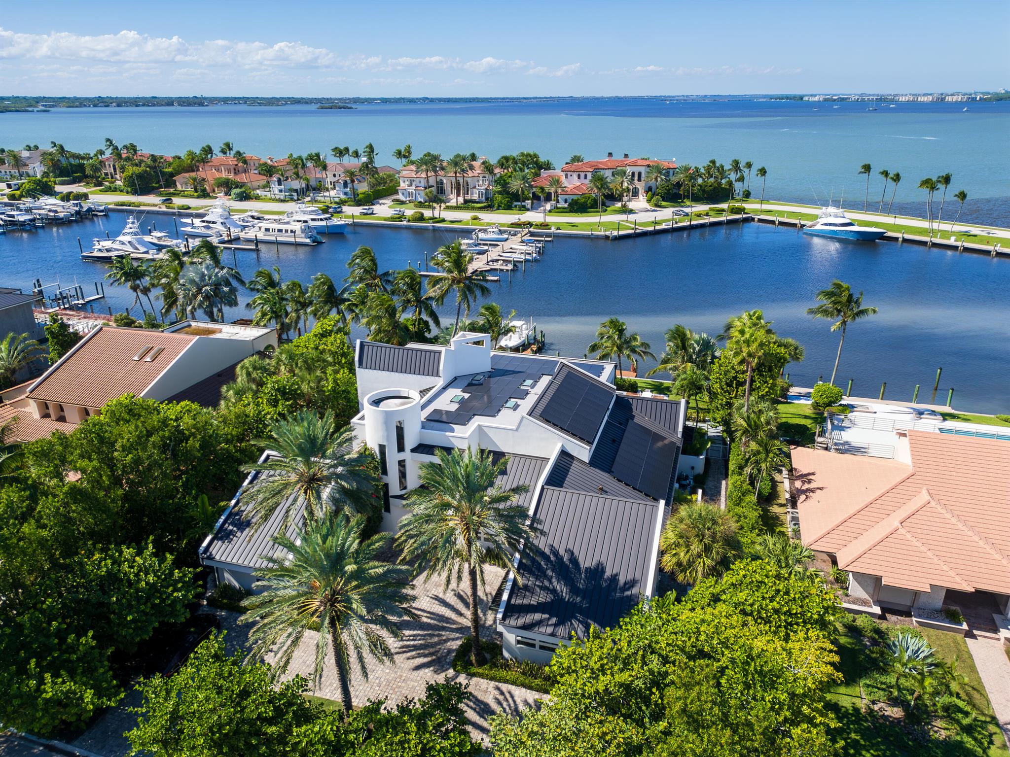 SAILFISH POINT - Residential