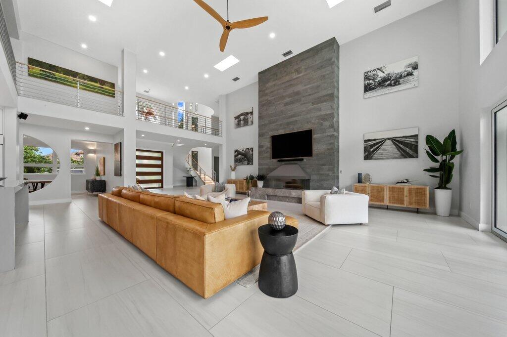 SAILFISH POINT - Residential