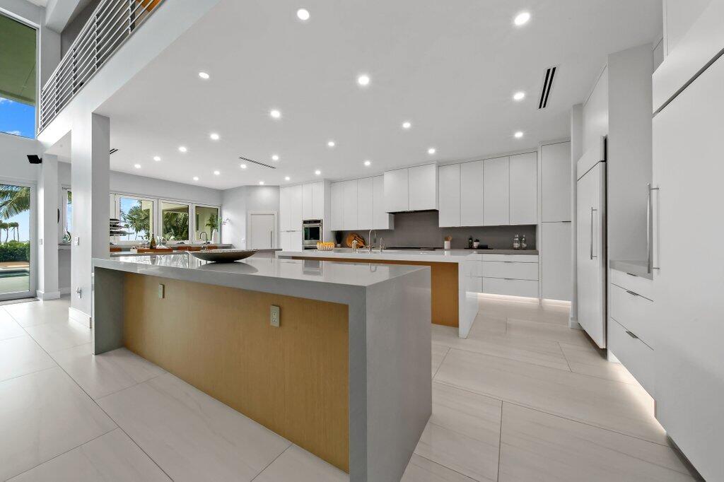 SAILFISH POINT - Residential