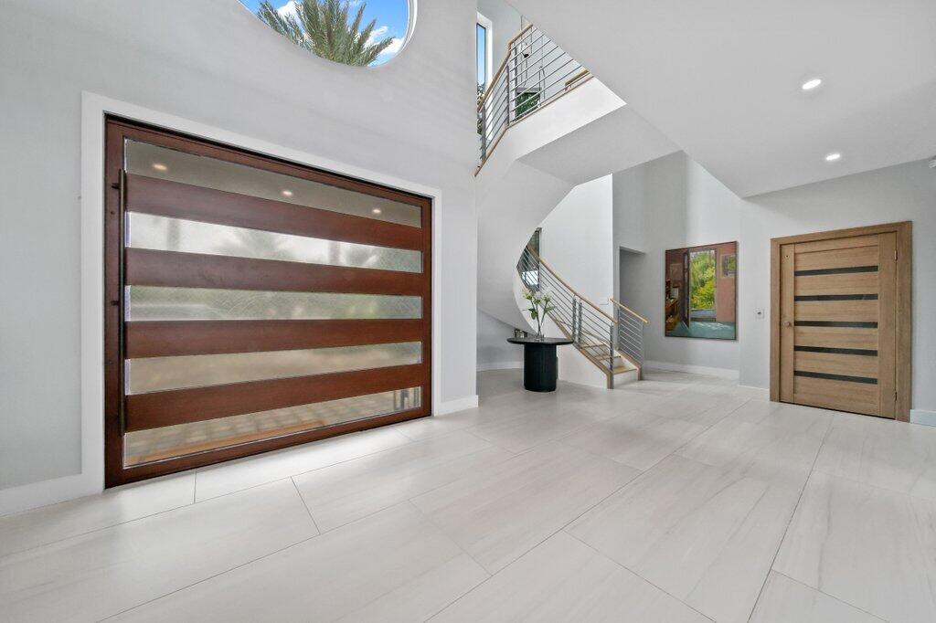 SAILFISH POINT - Residential