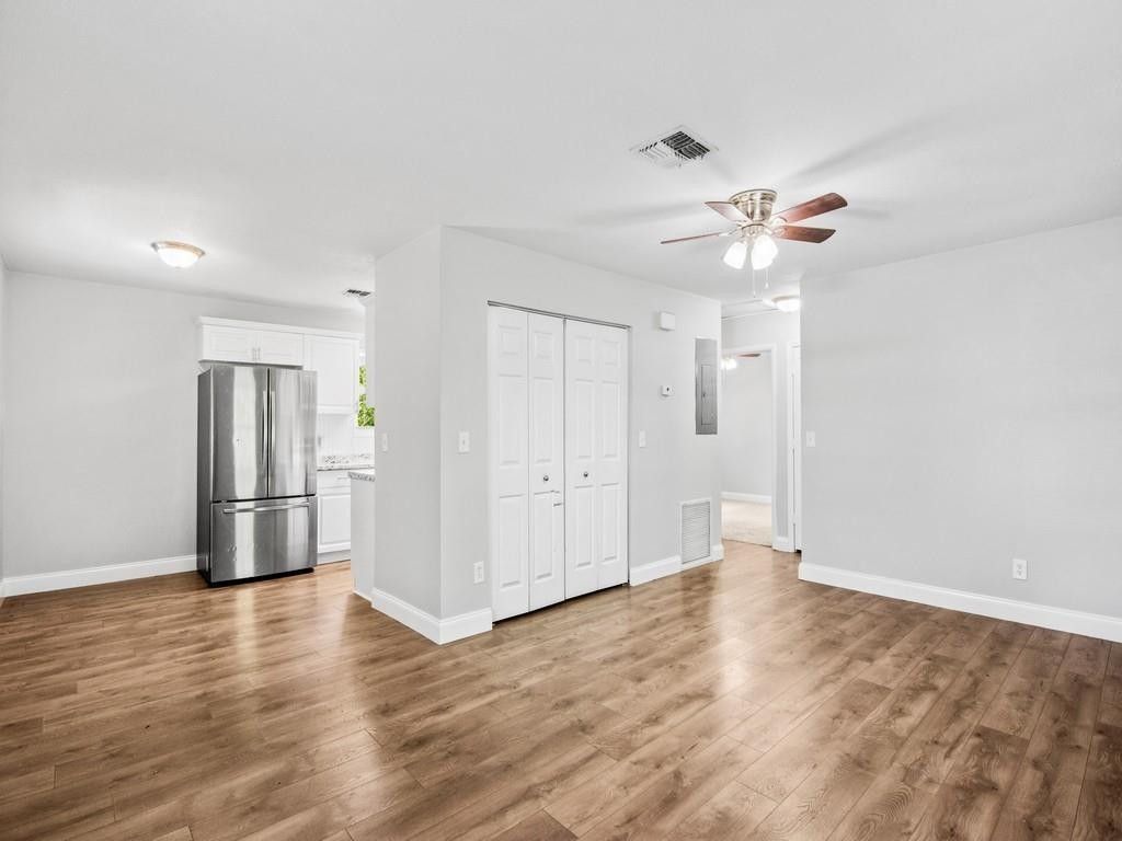 Photo of 1325 17th Court, Vero Beach, FL 32962 (MLS # F10498990)