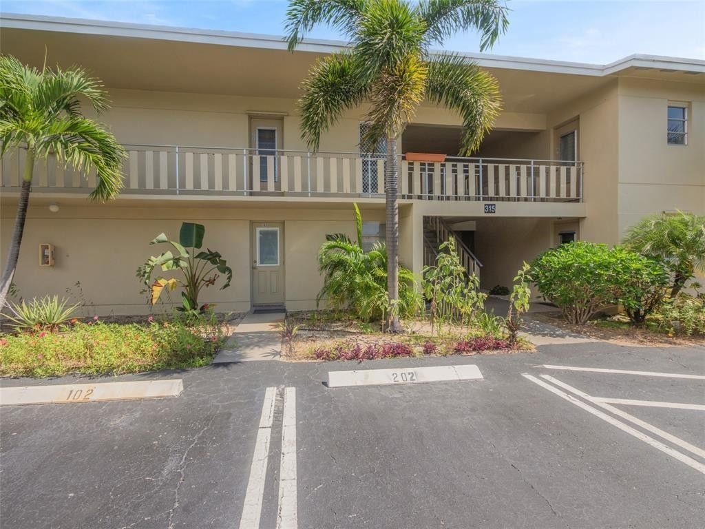 Photo of 410 NE 17th Avenue #204, Boynton Beach, FL 33435 (MLS # F10534881)