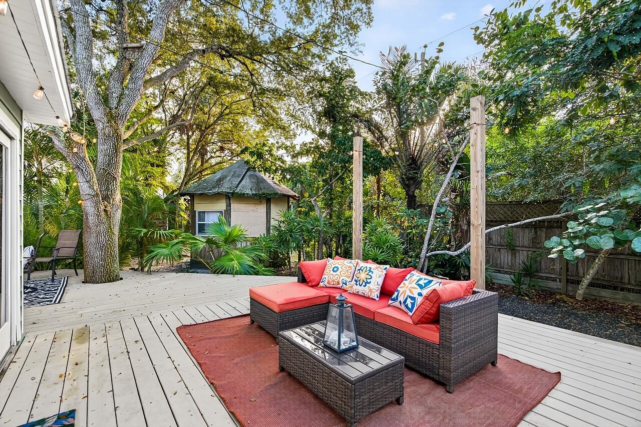 VERO LAKE ESTATES UNIT J - Residential