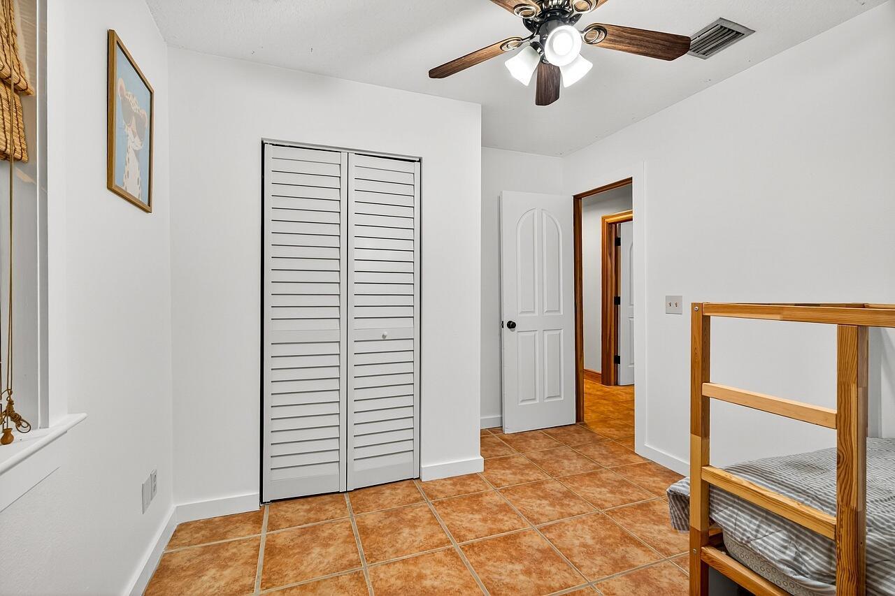 VERO LAKE ESTATES UNIT J - Residential