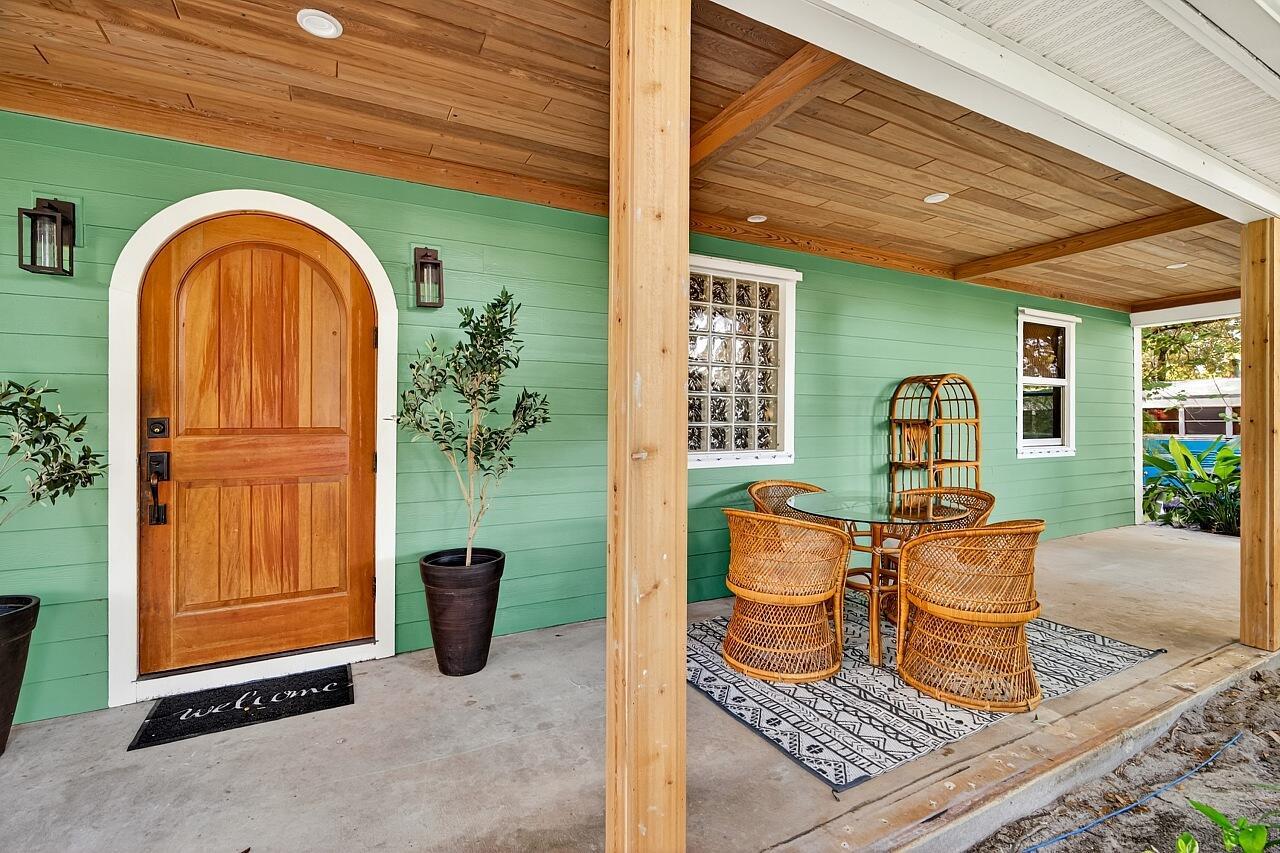 VERO LAKE ESTATES UNIT J - Residential