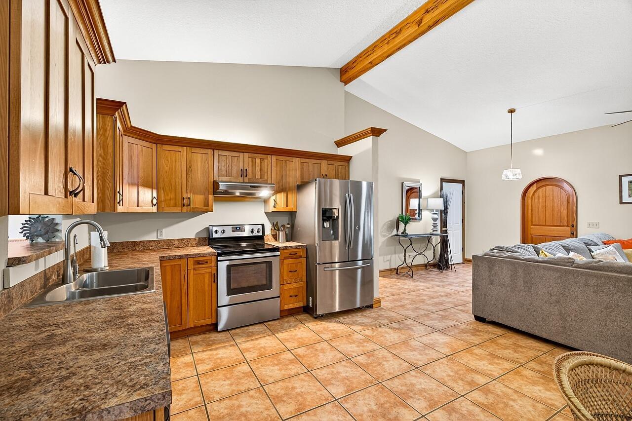 VERO LAKE ESTATES UNIT J - Residential