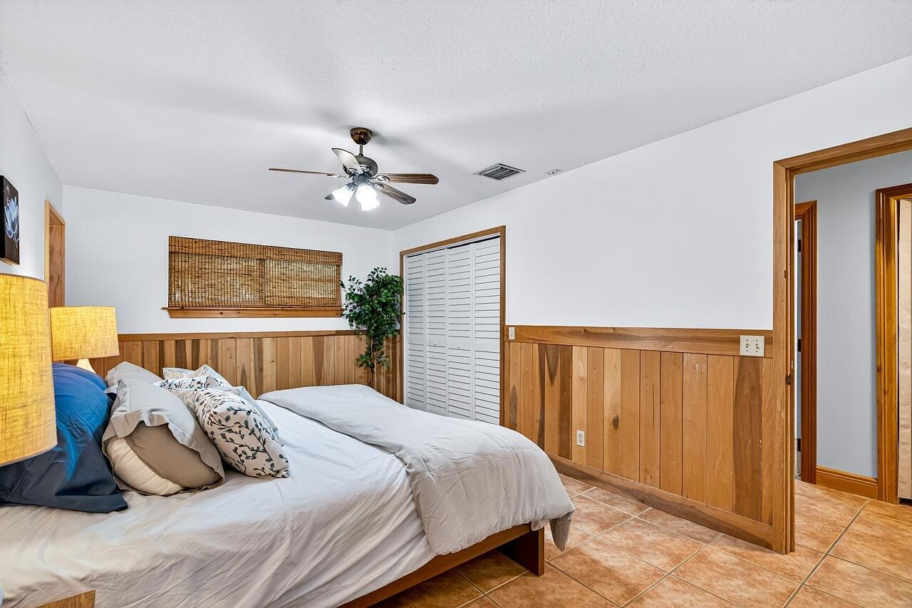 VERO LAKE ESTATES UNIT J - Residential