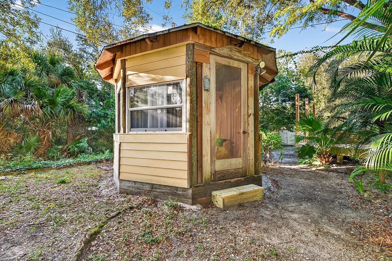 VERO LAKE ESTATES UNIT J - Residential