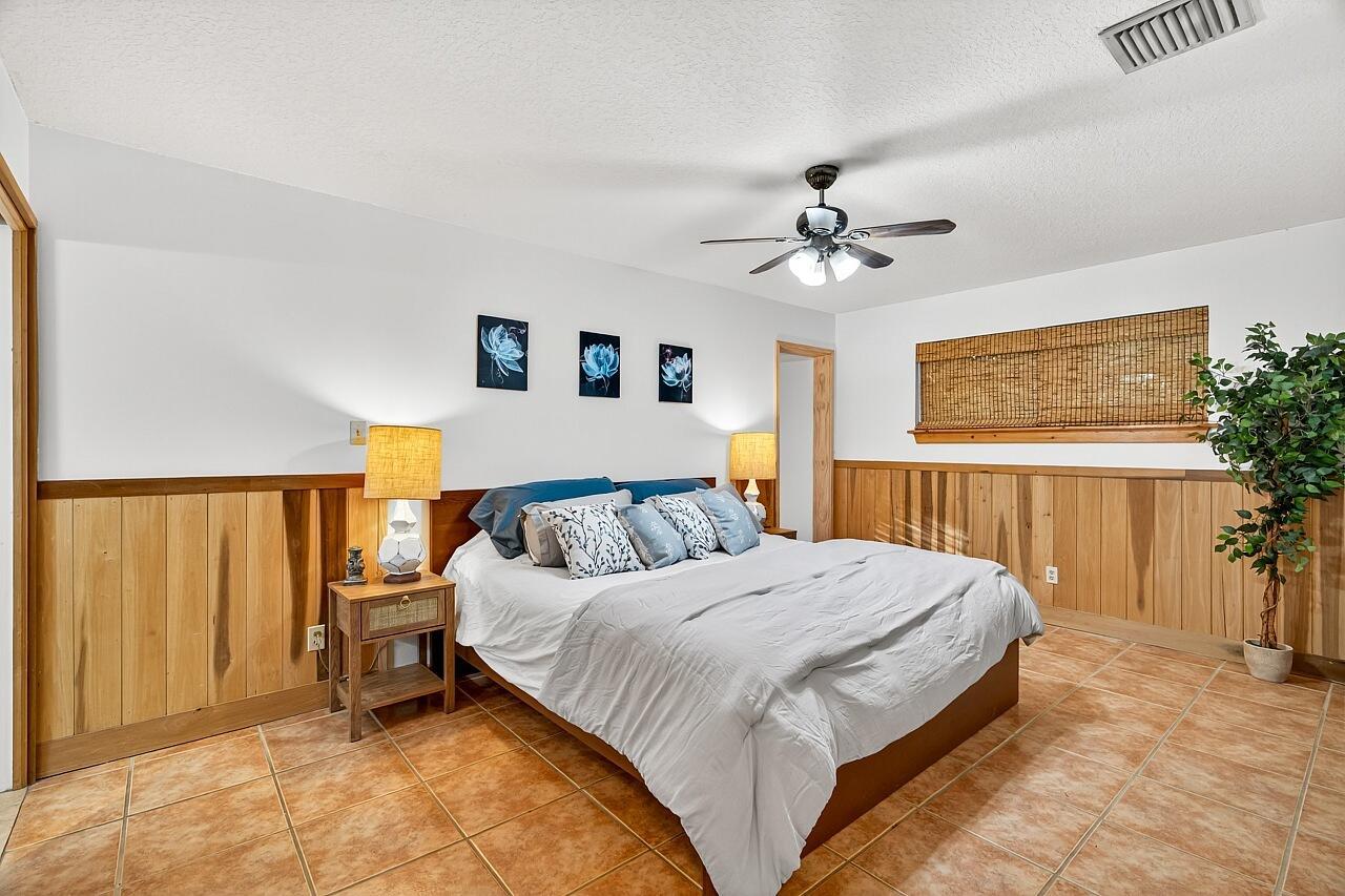 VERO LAKE ESTATES UNIT J - Residential