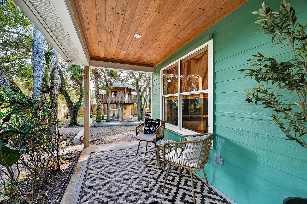 VERO LAKE ESTATES UNIT J - Residential