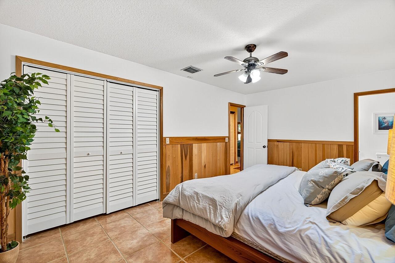 VERO LAKE ESTATES UNIT J - Residential