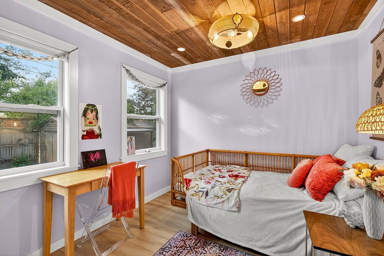 VERO LAKE ESTATES UNIT J - Residential