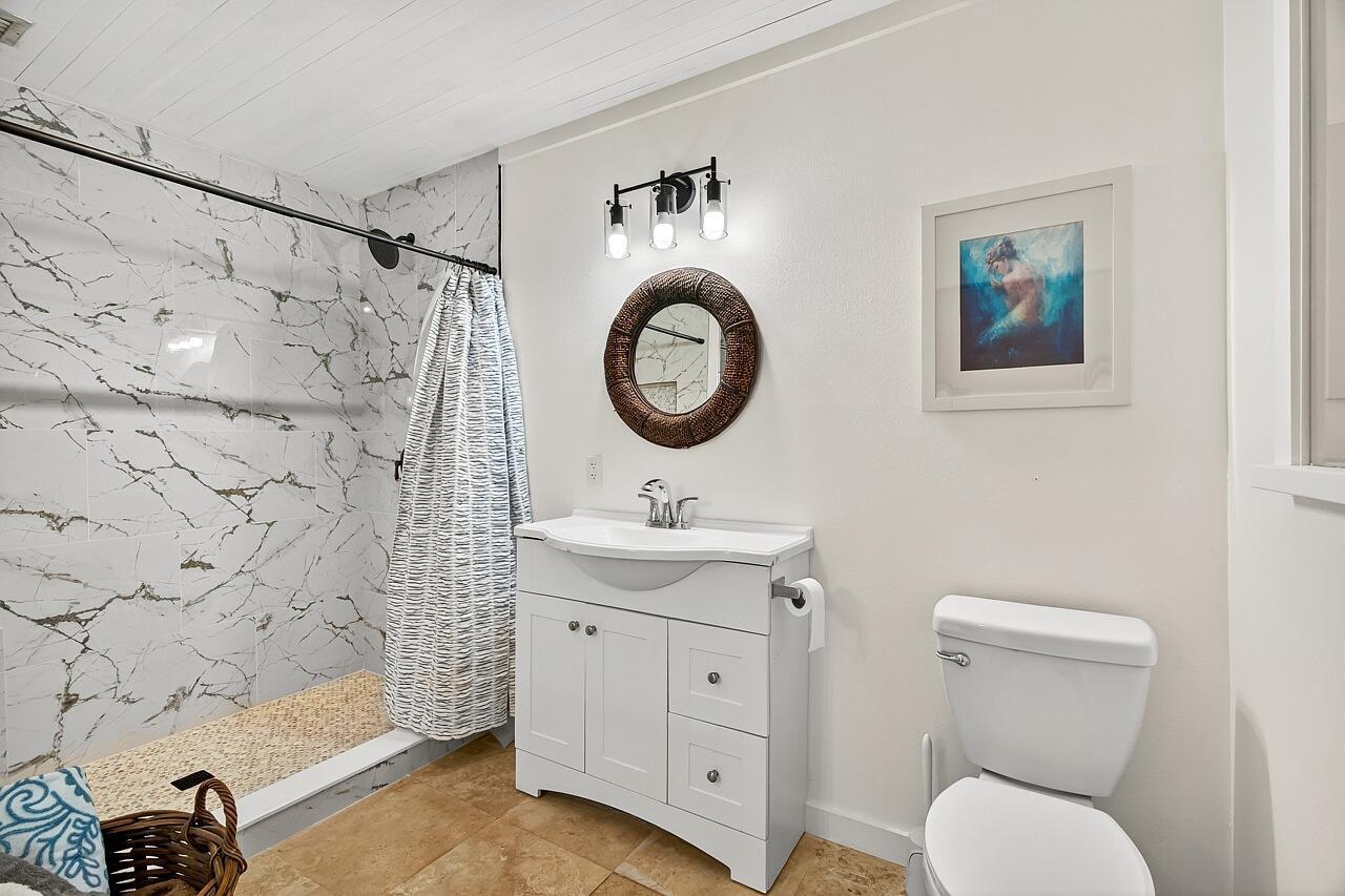 VERO LAKE ESTATES UNIT J - Residential