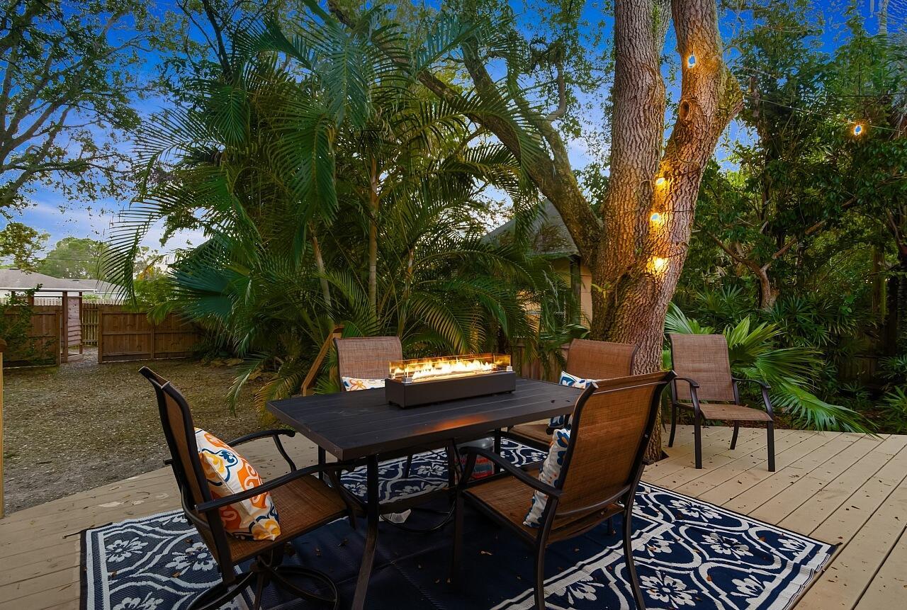 VERO LAKE ESTATES UNIT J - Residential