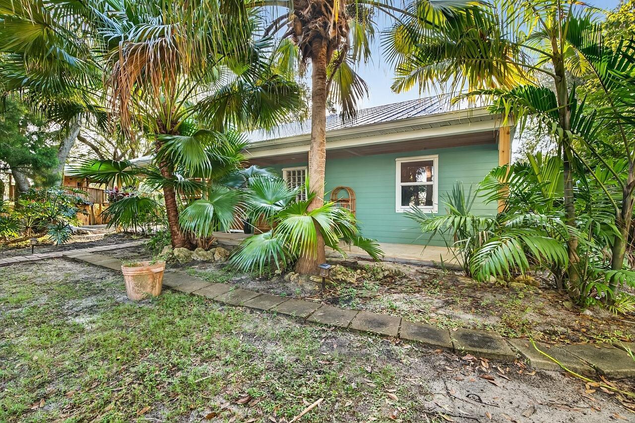 VERO LAKE ESTATES UNIT J - Residential