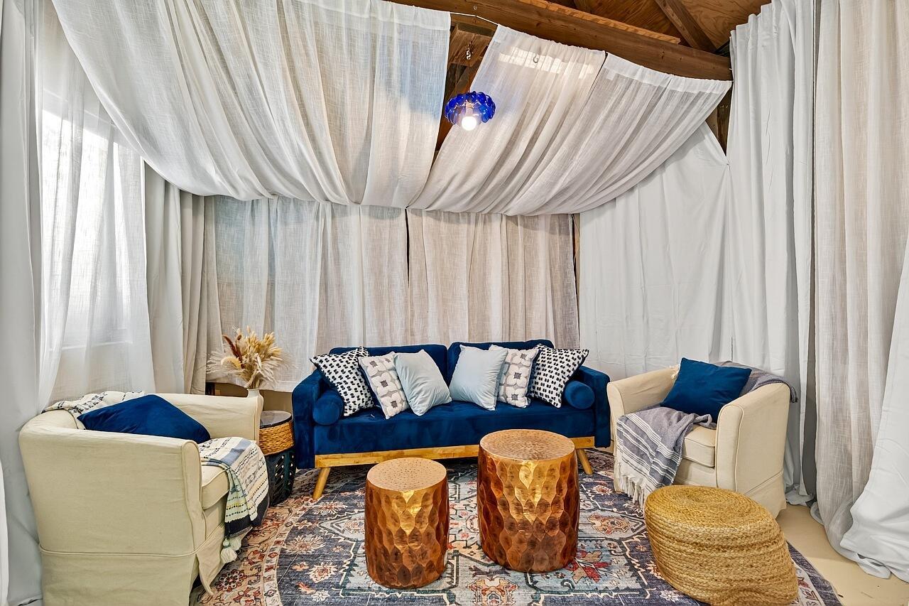 VERO LAKE ESTATES UNIT J - Residential