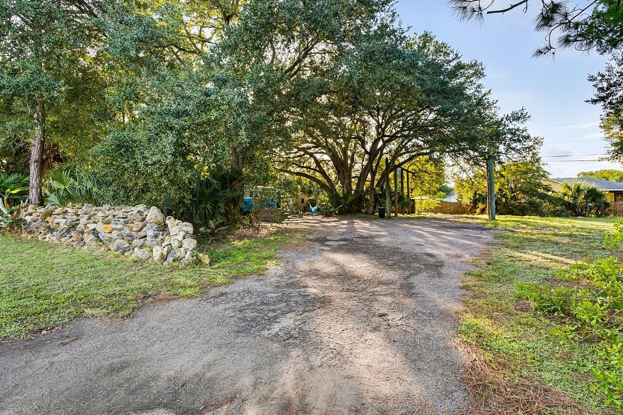 VERO LAKE ESTATES UNIT J - Residential