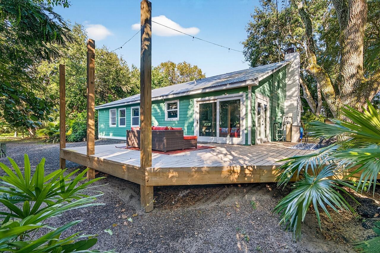 VERO LAKE ESTATES UNIT J - Residential