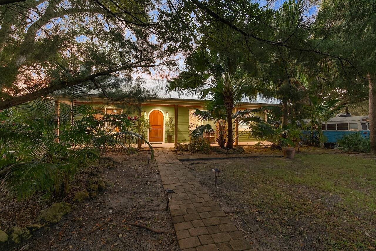 VERO LAKE ESTATES UNIT J - Residential