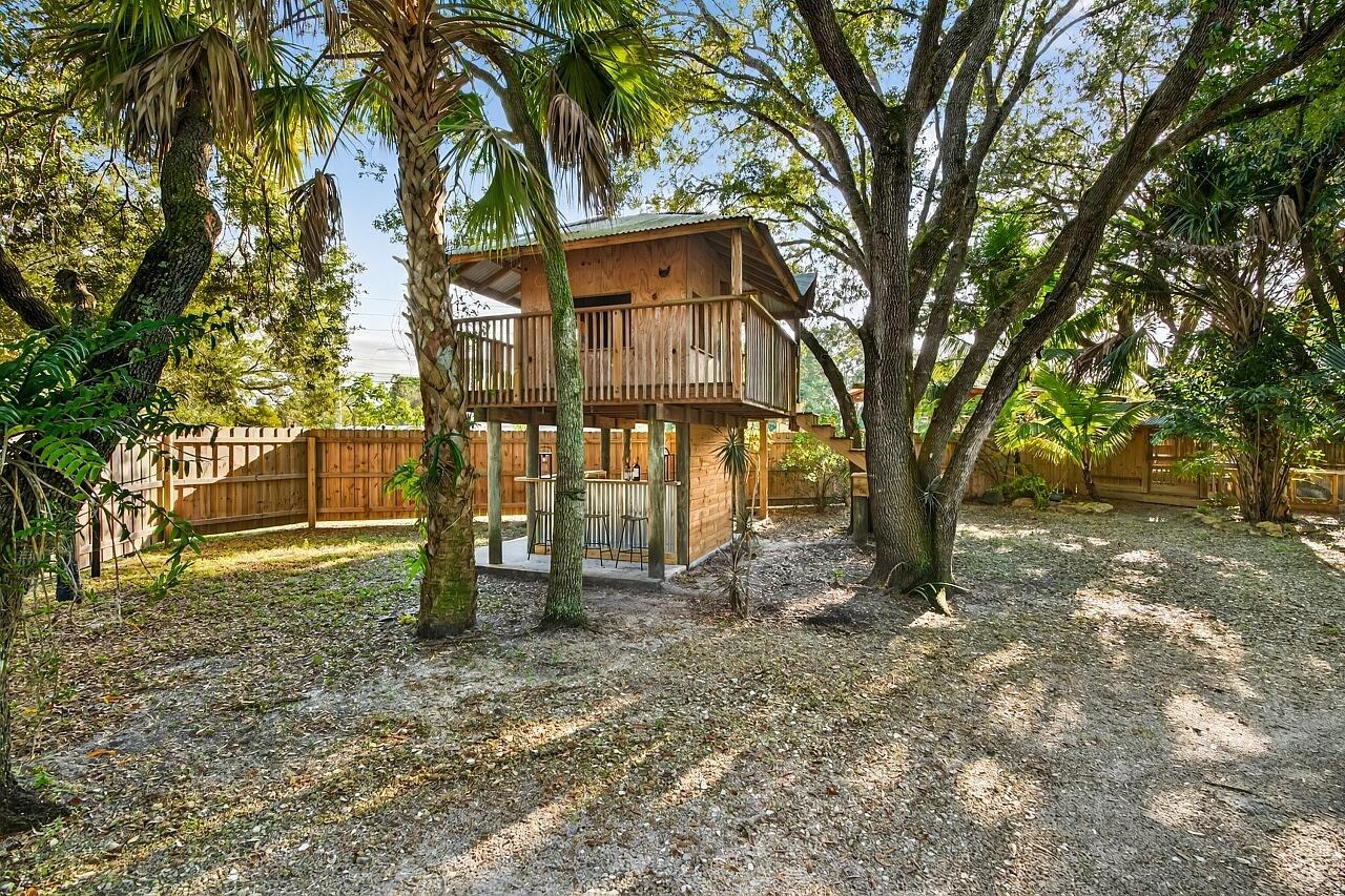 VERO LAKE ESTATES UNIT J - Residential