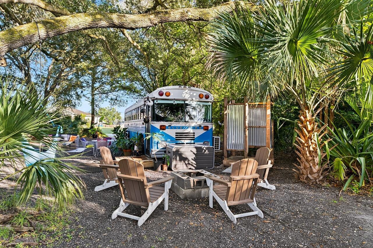 VERO LAKE ESTATES UNIT J - Residential