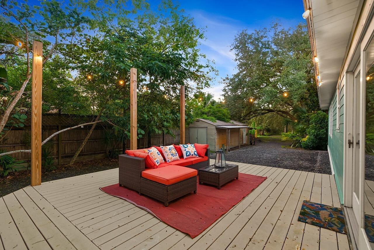 VERO LAKE ESTATES UNIT J - Residential