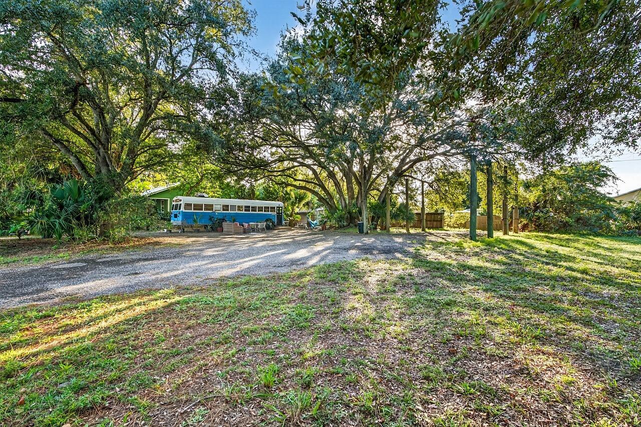 VERO LAKE ESTATES UNIT J - Residential