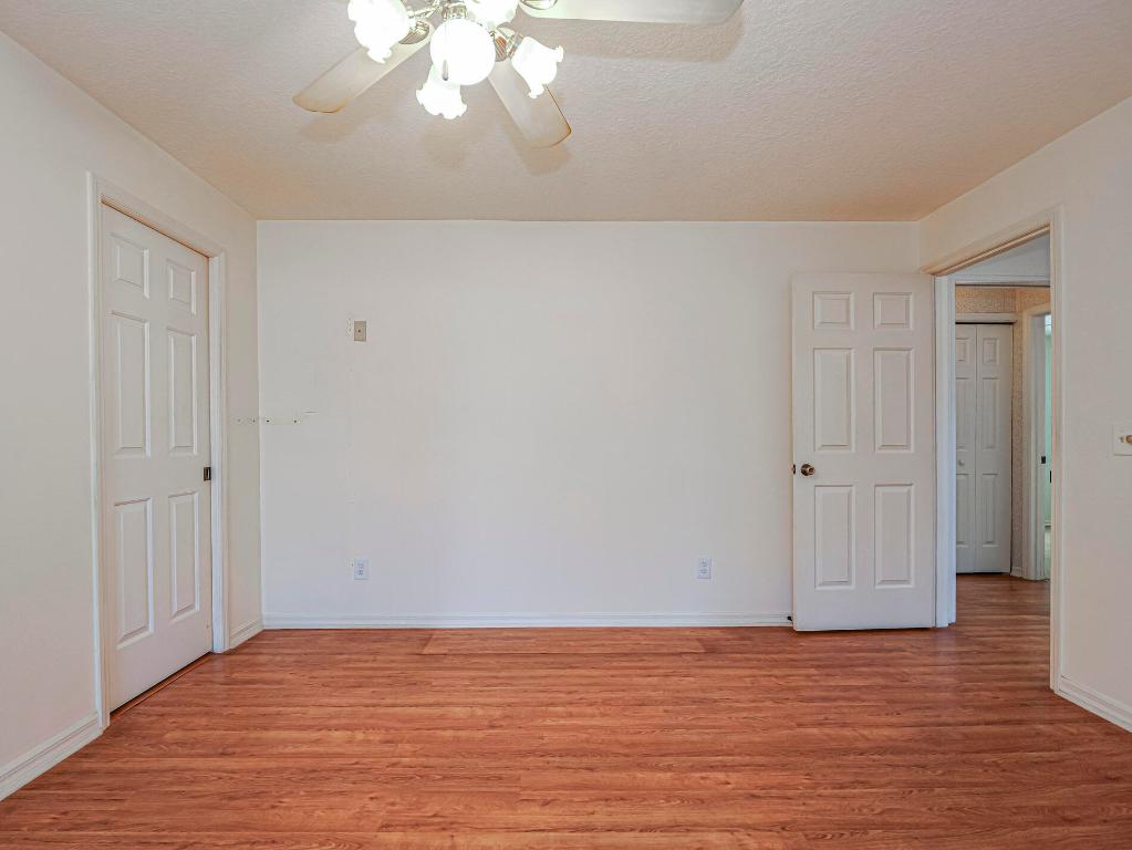 VERO LAKE ESTATES UNIT H-1 - Residential