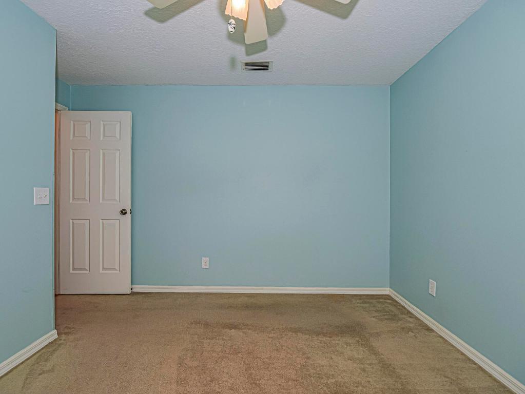 VERO LAKE ESTATES UNIT H-1 - Residential