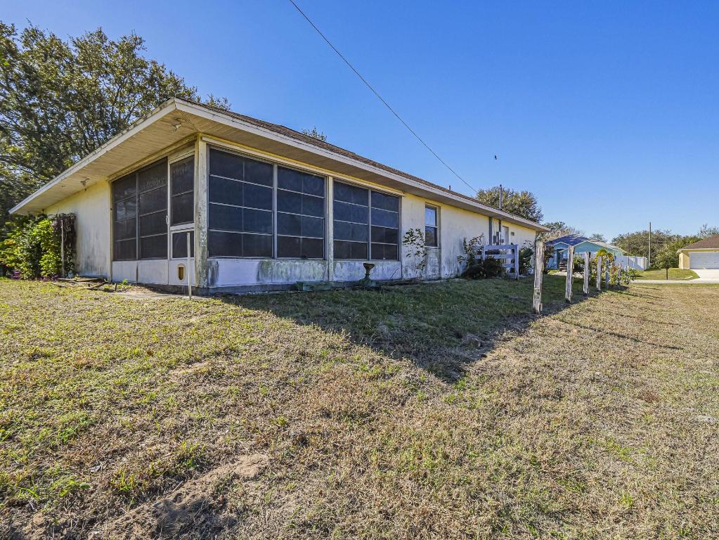 VERO LAKE ESTATES UNIT H-1 - Residential