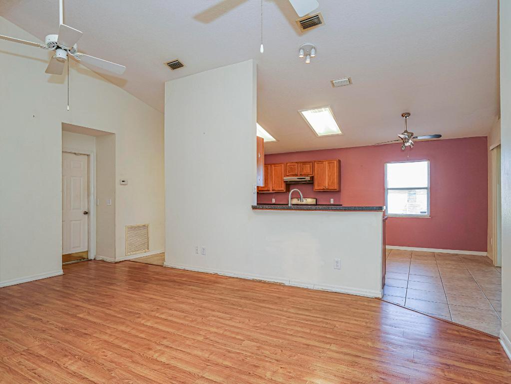 VERO LAKE ESTATES UNIT H-1 - Residential