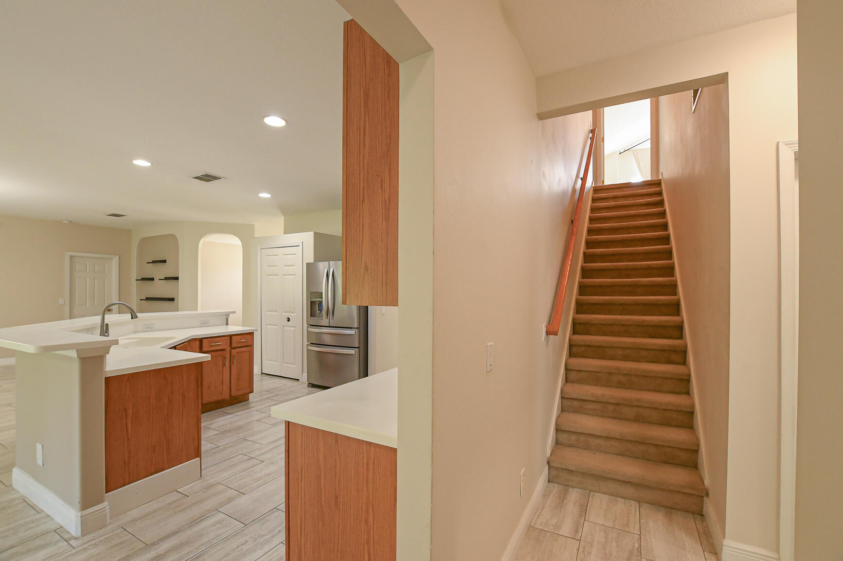 """OAKS OF VERO PD PHASE I,THE""" - Residential Lease