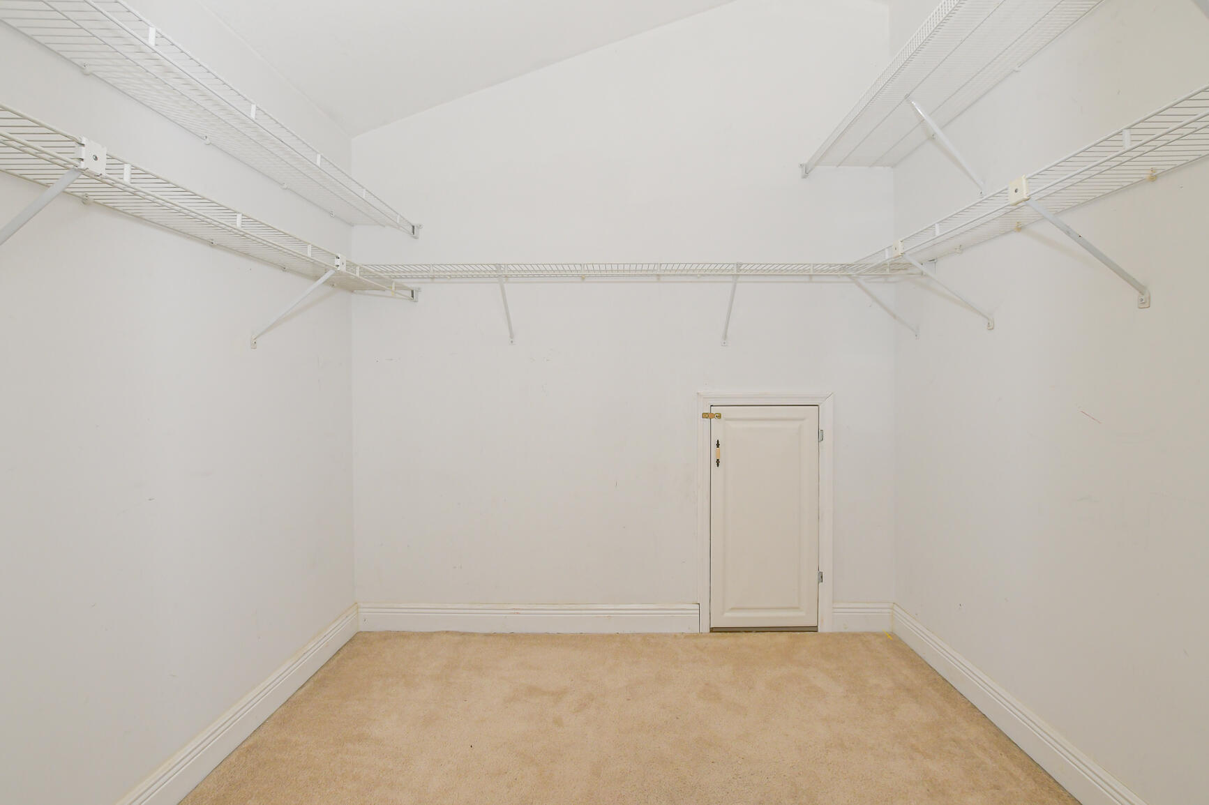 """OAKS OF VERO PD PHASE I,THE""" - Residential Lease