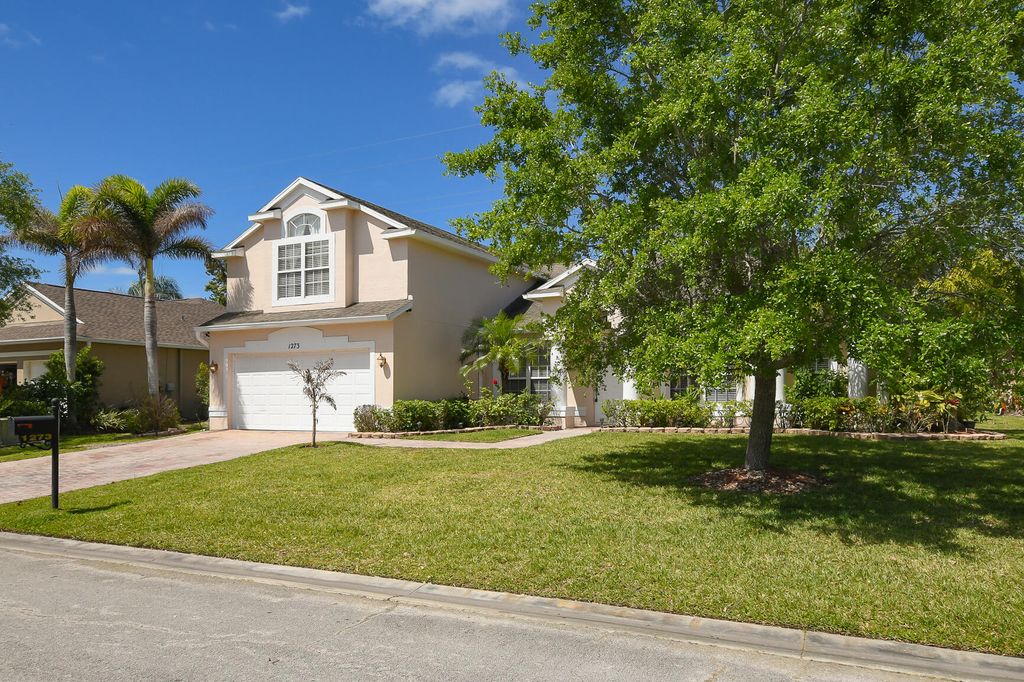 Photo of 1273 Scarlet Oak Circle, Vero Beach, FL 32966 (MLS # B26016987)