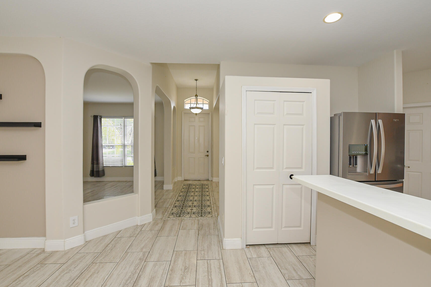 """OAKS OF VERO PD PHASE I,THE""" - Residential Lease