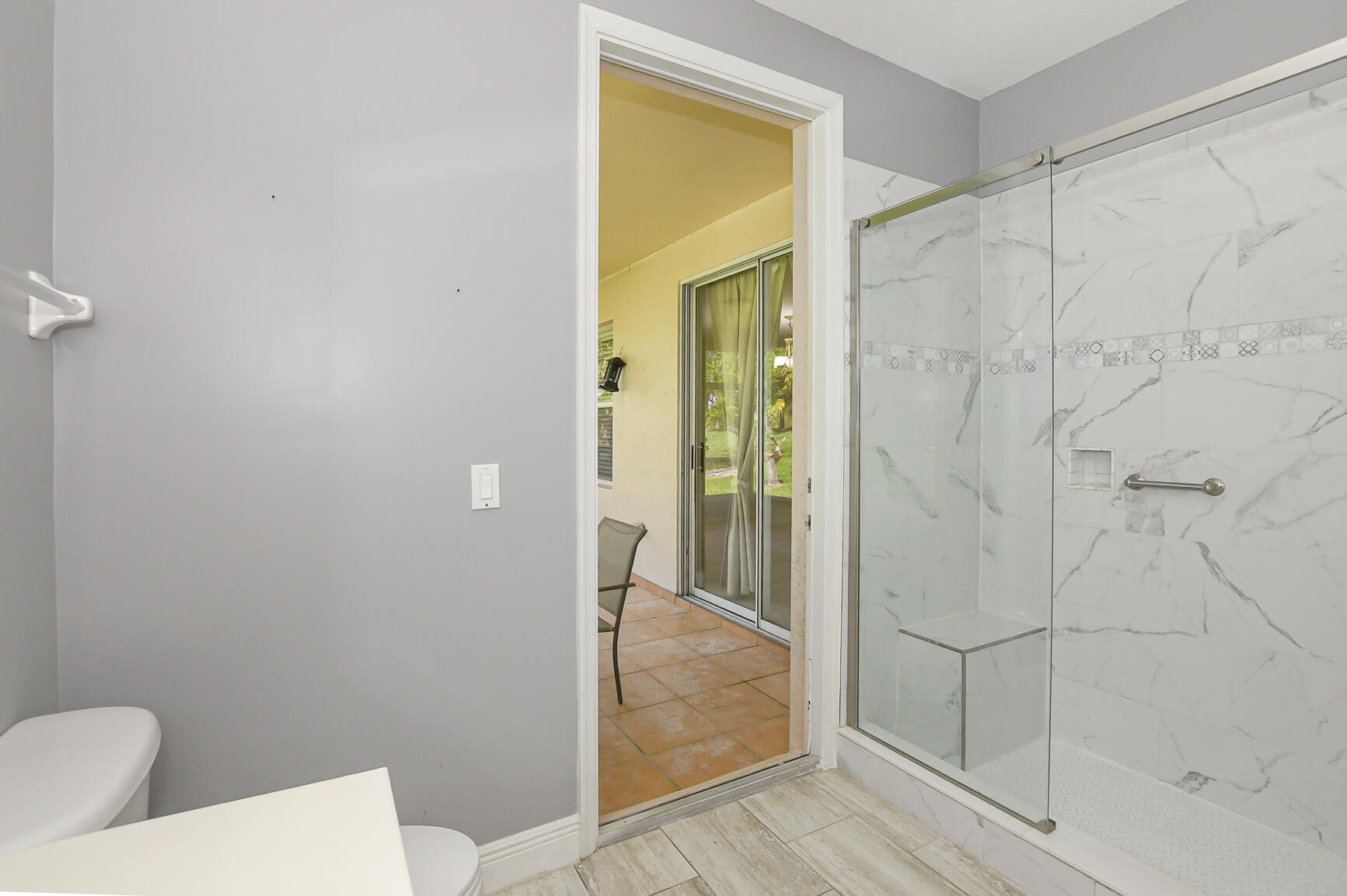 """OAKS OF VERO PD PHASE I,THE""" - Residential Lease