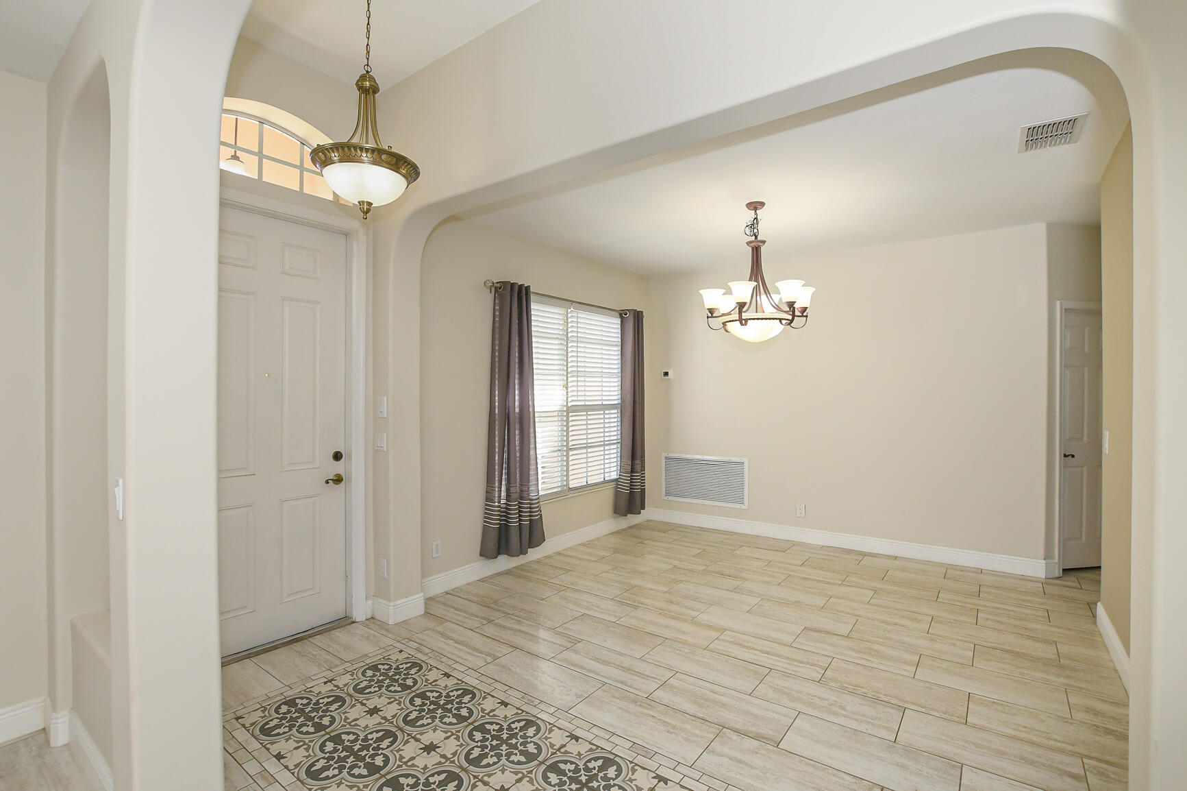 """OAKS OF VERO PD PHASE I,THE""" - Residential Lease