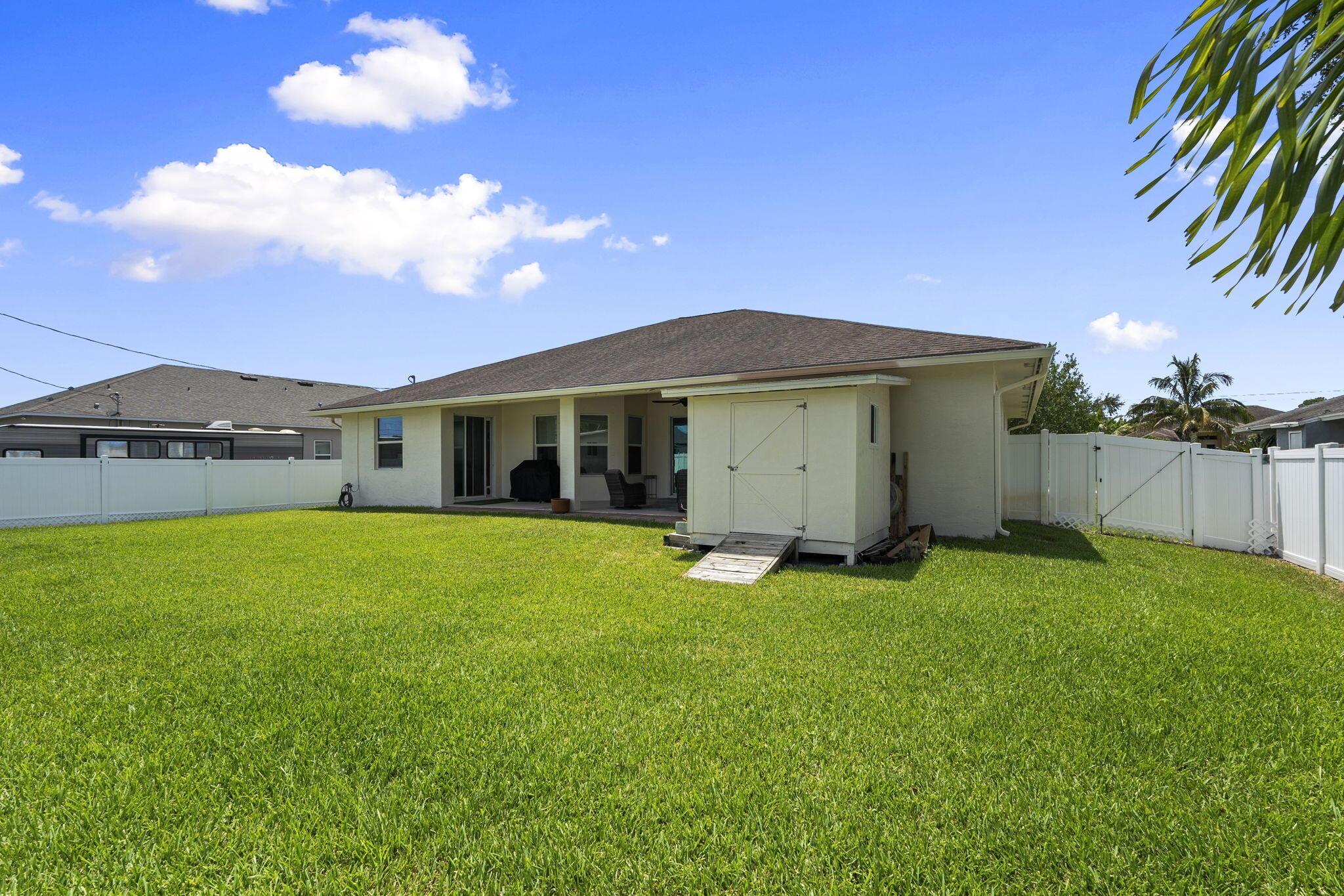 PORT ST LUCIE SECTION 33 - Residential