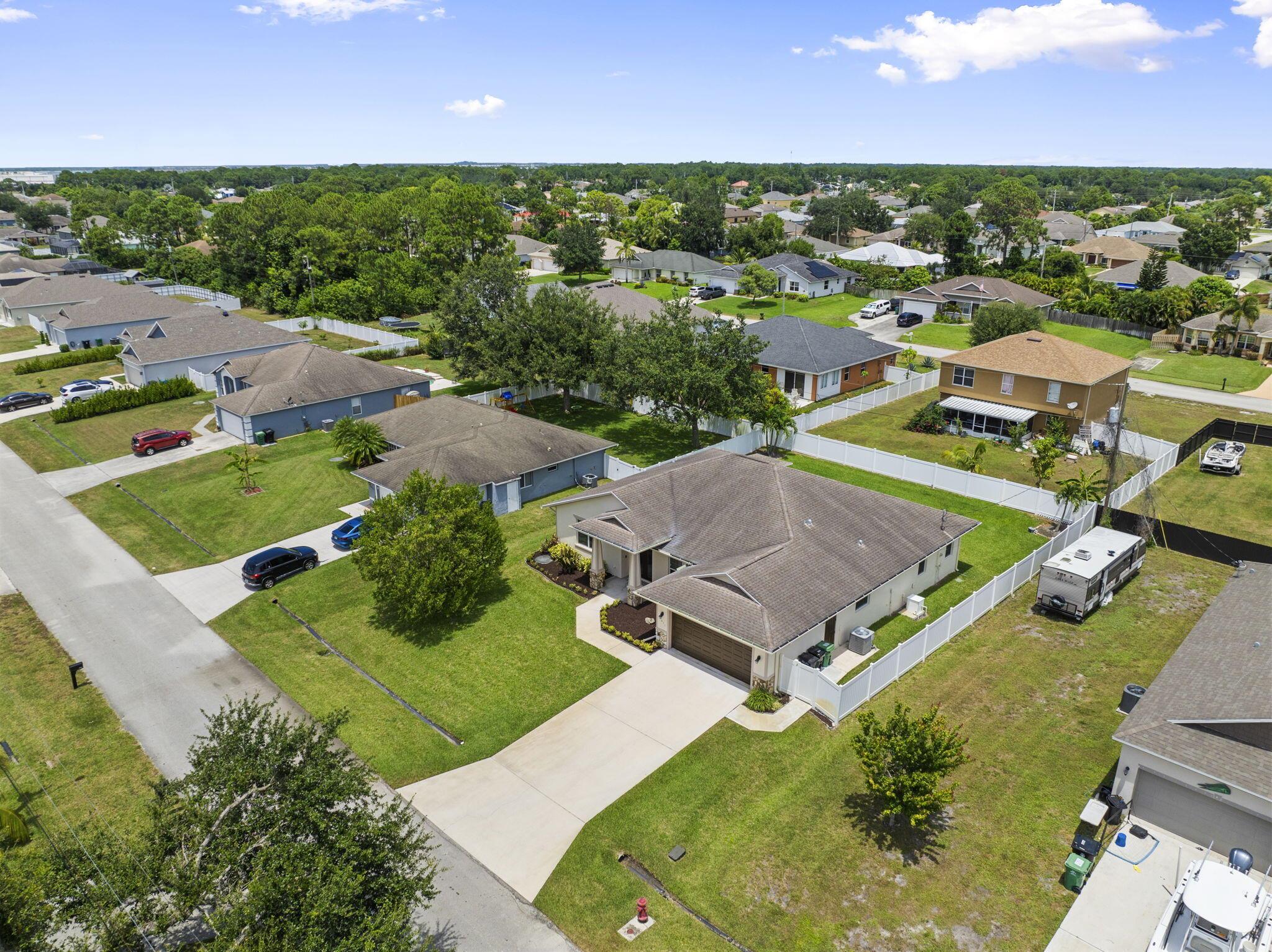 PORT ST LUCIE SECTION 33 - Residential