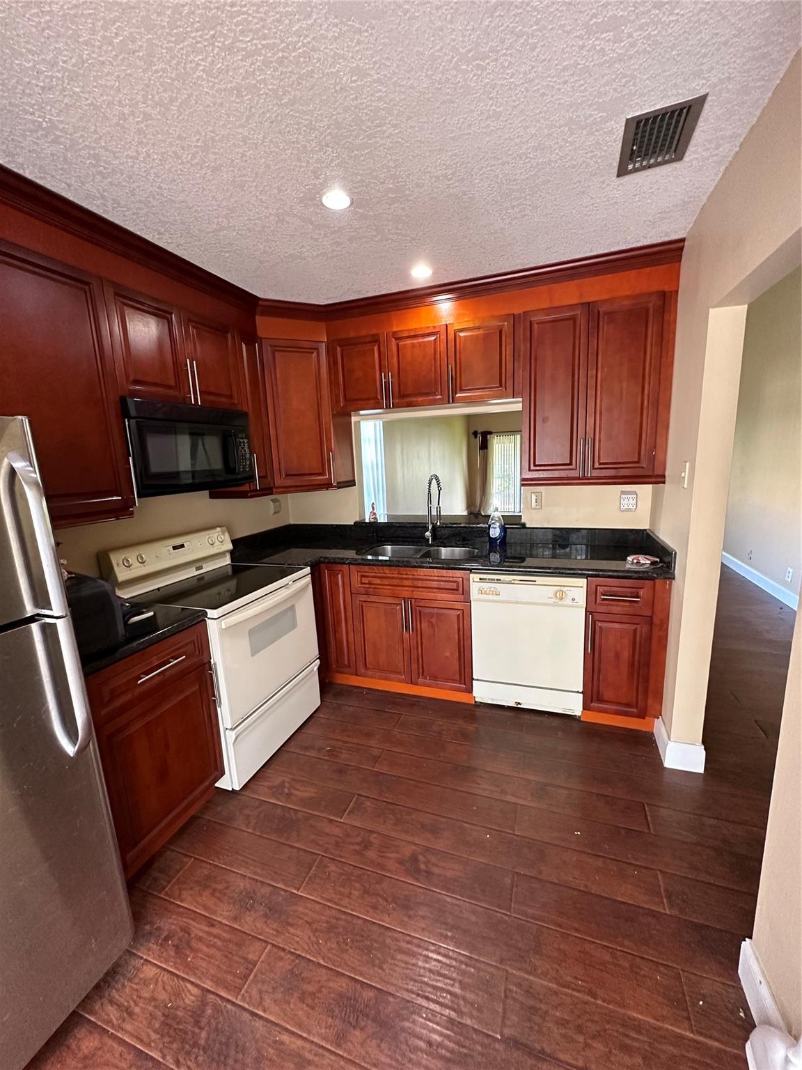 WEDGEWOOD - Residential